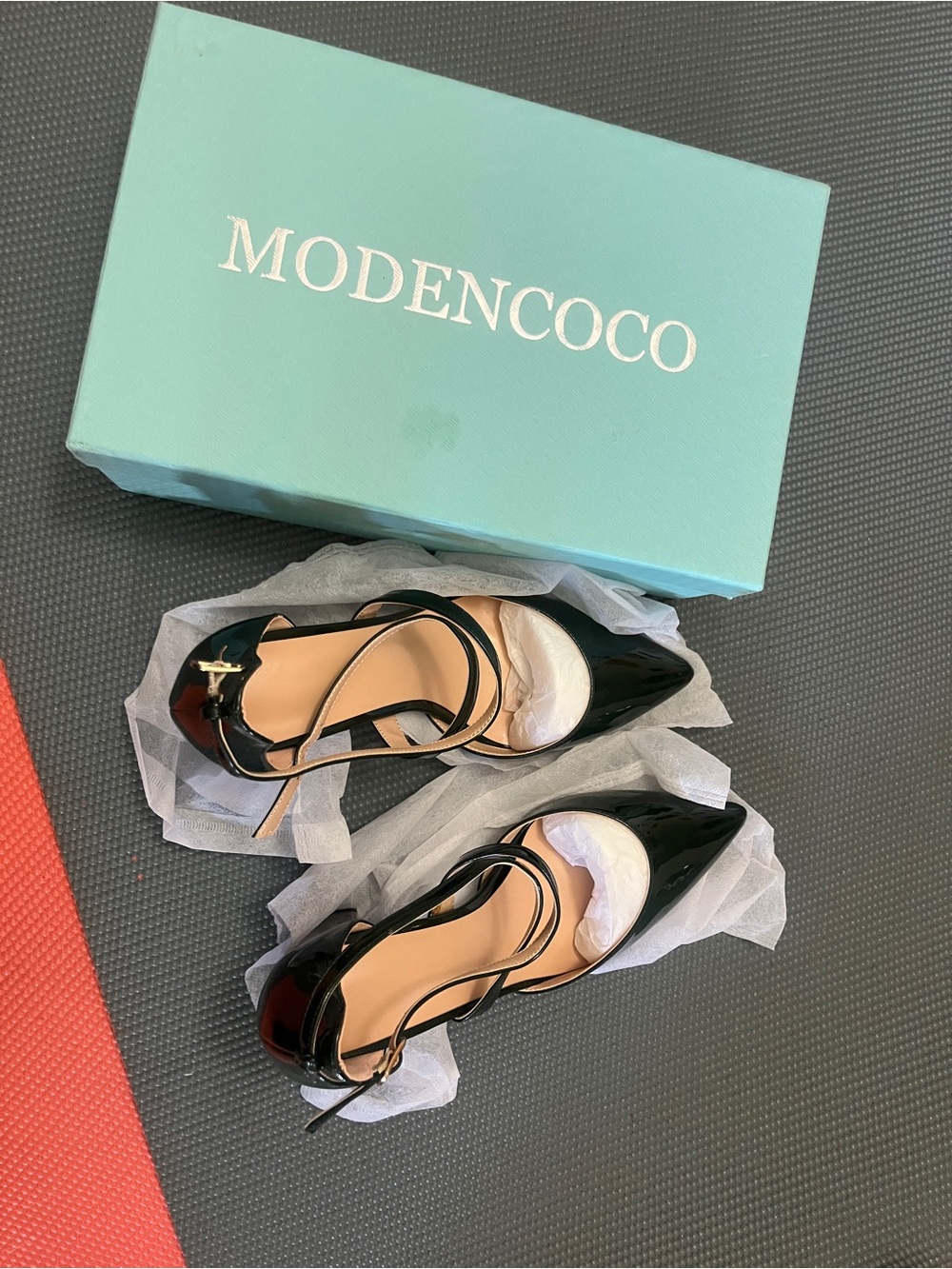 Modencoco Black Patent Pointed-Toe Ankle-Strap Heels